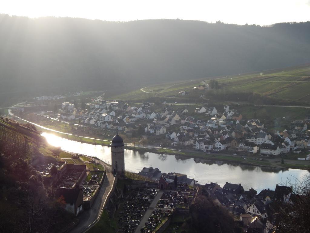 Gaestehaus Am Roemerbad Zell an der Mosel Exterior foto